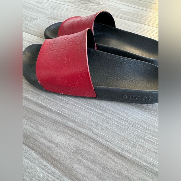 Authentic Red GG Gucci rubber slides size 38 - Picture 3 of 7